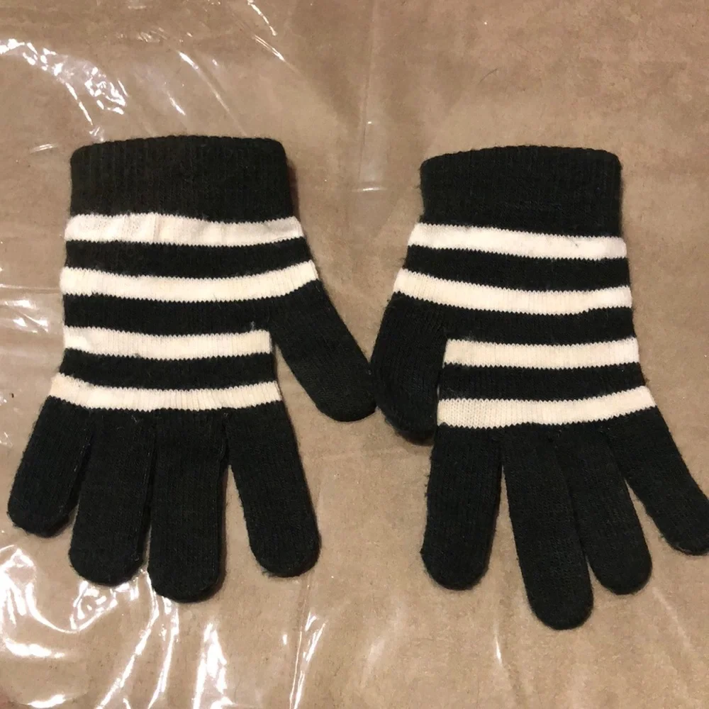 Fun Black & White Striped Gloves
